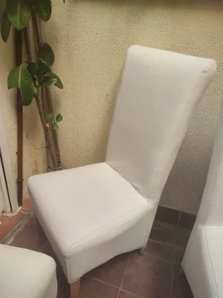 Juego de 4 sillas blancas modernas