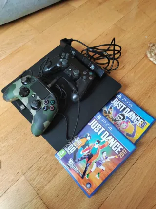 PS4 Slim 1TB + 2 Mandos Negro + Cámara + Juegos