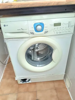 Lavadora Carga Frontal Blanca se vendé para piezas