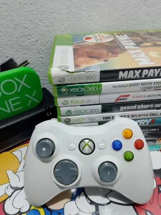 Lote Xbox 360 elite 250 GB Negra + Juegos