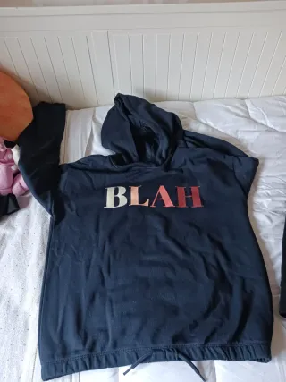 Sudadera con estampado BLAH