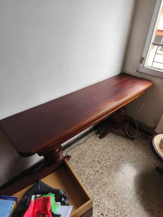 Mesa robusta de madera extensible