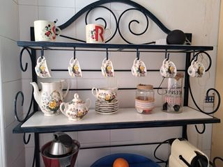 Mueble de hierro con encimera de mármol