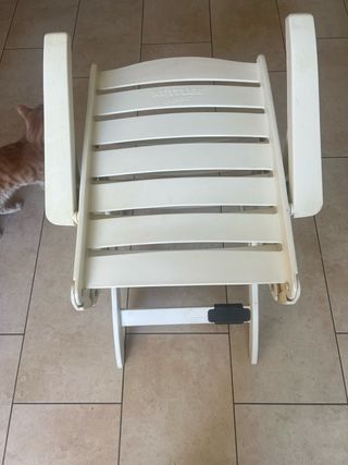 Silla plegable de plástico blanca
