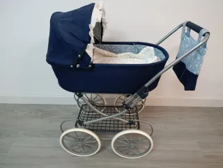 Coche de muñecas clásico azul