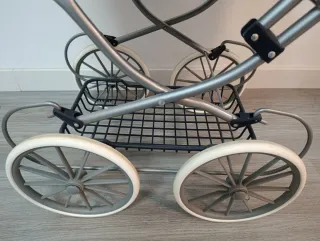 Coche de muñecas clásico azul