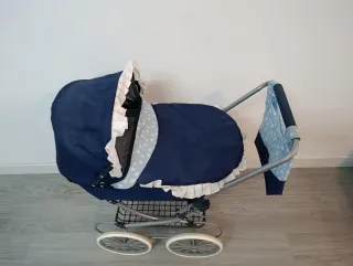 Coche de muñecas clásico azul