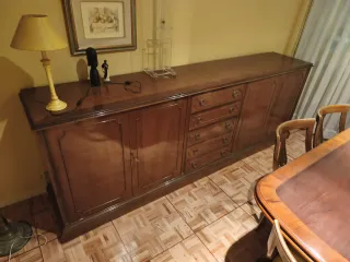 Aparador de madera clásico
