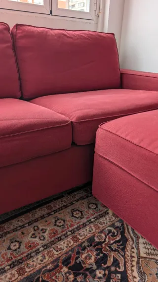 Sofá 3 plazas y reposapiés Kivik rojo