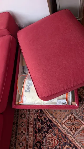 Sofá 3 plazas y reposapiés Kivik rojo