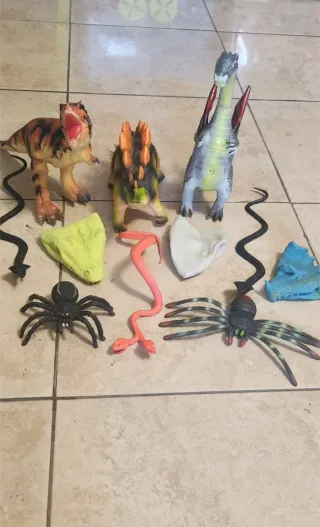 Lotto Giocattoli Dinosauri Vari