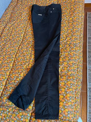 Pantalón pitillo Liu Jo negro satinado