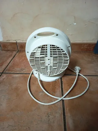 Calefactor eléctrico blanco