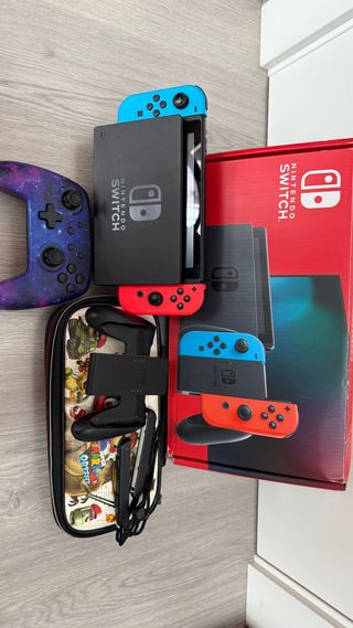 Nintendo Switch Azul y Rojo