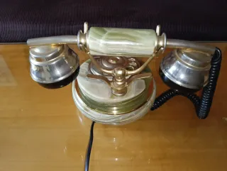 Teléfono antiguo de mármol italiano