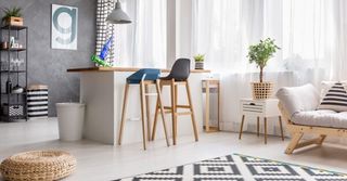 Limpieza profunda del hogar y cuidado de adultos.