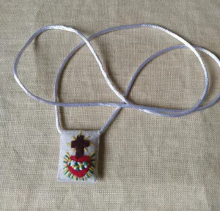 Collar Medalla/ Escapulario Del Corazón Sagrado