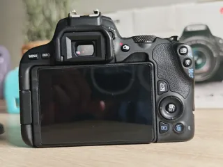 Canon EOS 200D + lente KIT