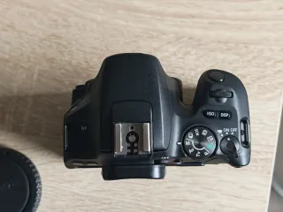 Canon EOS 200D + lente KIT