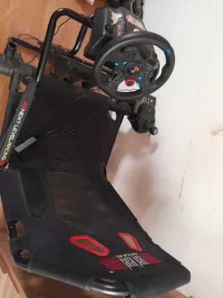 Asiento simulador con volante Logitech