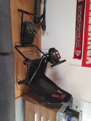 Asiento simulador con volante Logitech