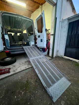 Rampa manual para furgoneta