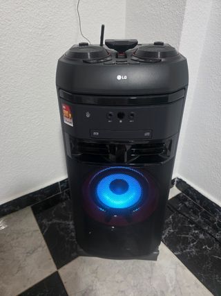 Equipo de sonido LG con luces