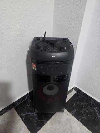 Equipo de sonido LG con luces