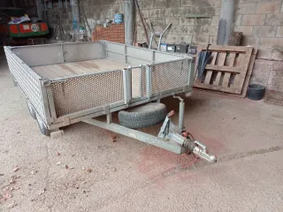 Remolque plataforma coche