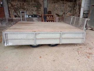 Remolque plataforma coche