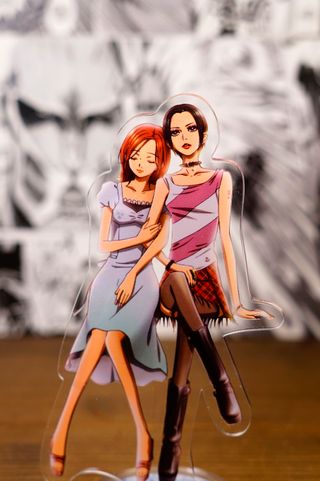 Nana Hachi Abbracciate Stand Soporte Acrilico