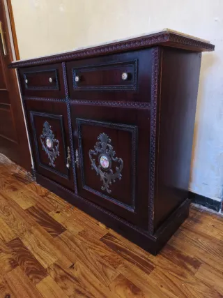 Mueble madera y mármol para cama plegable