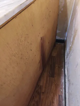 Mueble madera y mármol para cama plegable