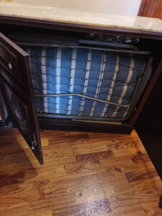 Mueble madera y mármol para cama plegable