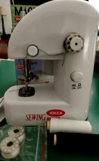 Máquina de coser JOCCA portátil Ref: 6641