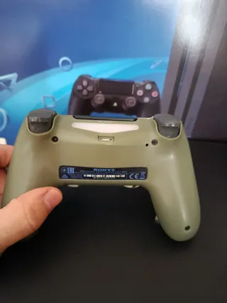 Consola PS4 Pro Negra + Mando Camuflaje