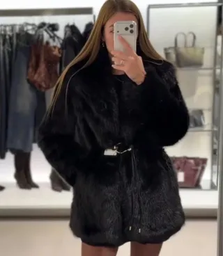 Abrigo pelo Zara negro