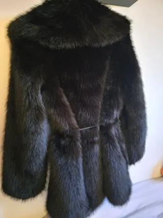 Abrigo pelo Zara negro