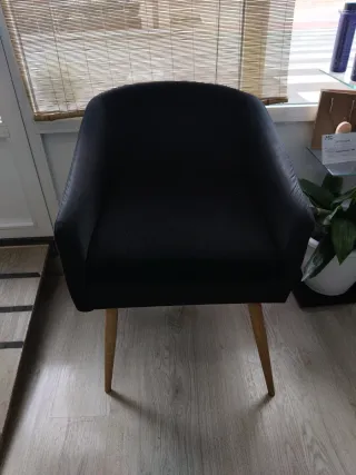 Sillón negro de tela