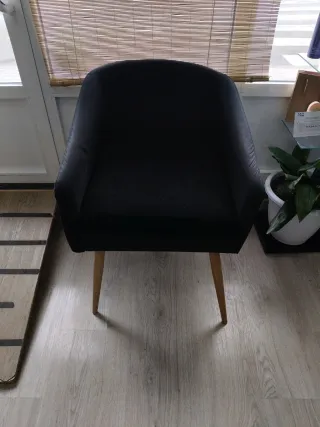 Sillón negro de tela