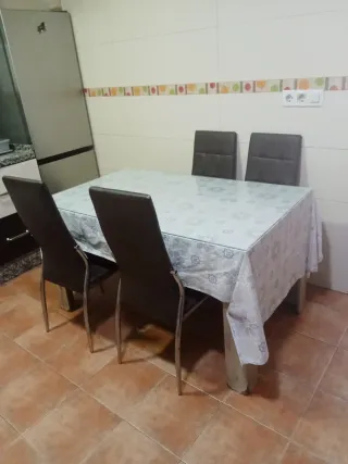 Mesa con 4 sillas