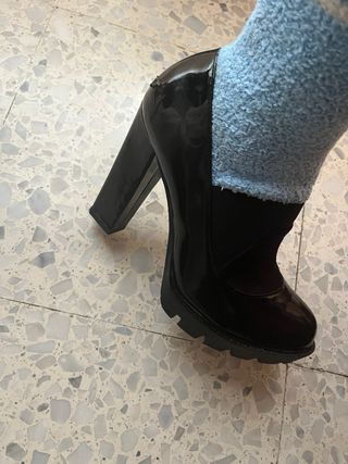 Zapatos de tacón negros charol