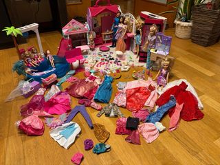 LoteBarbie: roulotte, casa, casa di Chelsea, guardaroba