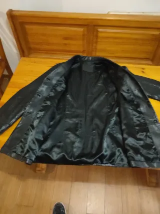 Chaqueta de cuero para mujer.