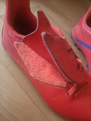 Botas de fútbol niño talla 33