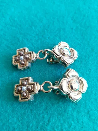 Pendientes vintage flor y cruz acero dorado