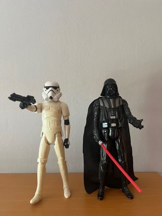 Figuras Darth Vader y Soldado Imperial
