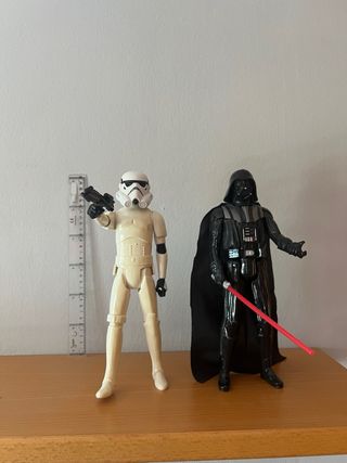 Figuras Darth Vader y Soldado Imperial