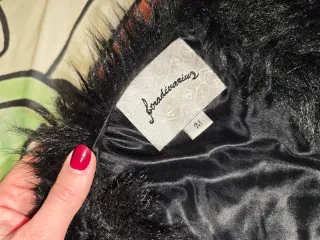 Bolero pelo negro talla M