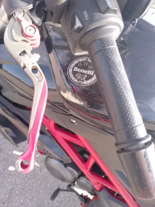 Benelli BN 125 Naked Negra/Roja